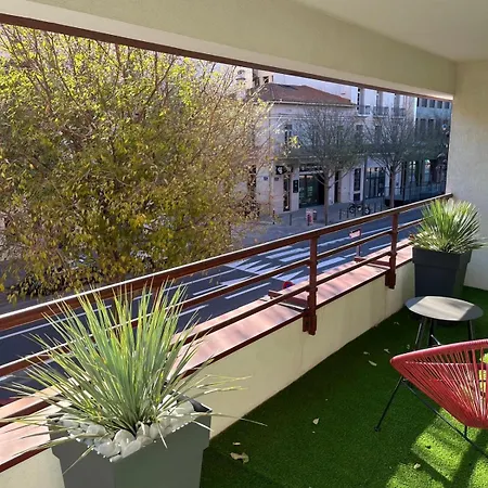 Apartment T3 Climatise Avec Place De Parking Prive *
